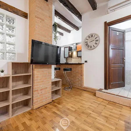 Cozy Castle Loft Apartment Cagliari