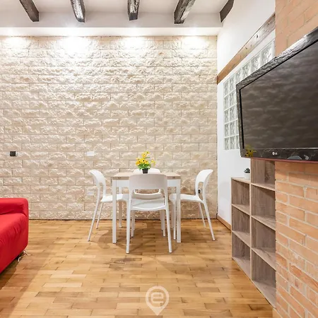 Cozy Castle Loft Apartment *